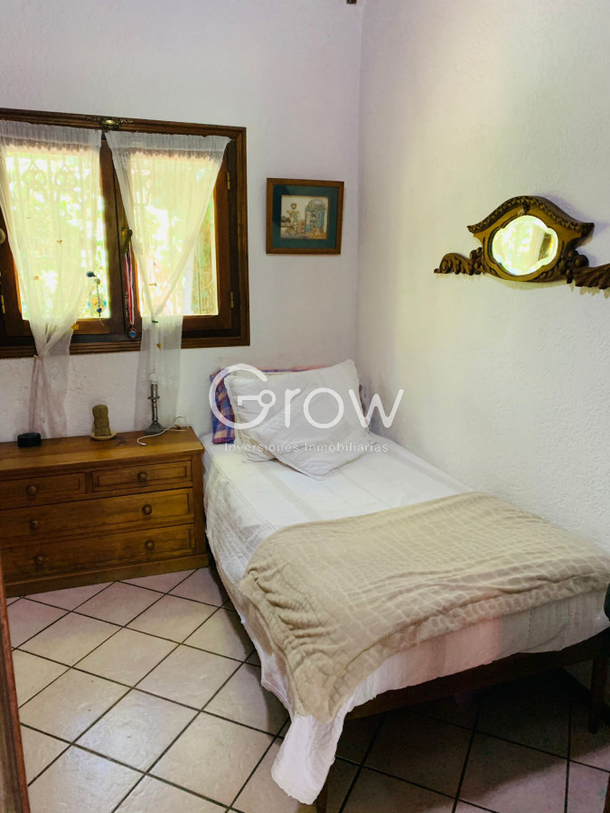 Casa ID.3393 - VENTA EN PINARES PUNTA DEL ESTE CON EXCELENTES DETALLES 4 DORMITOROS PISCINA BARBACOA CERRADA