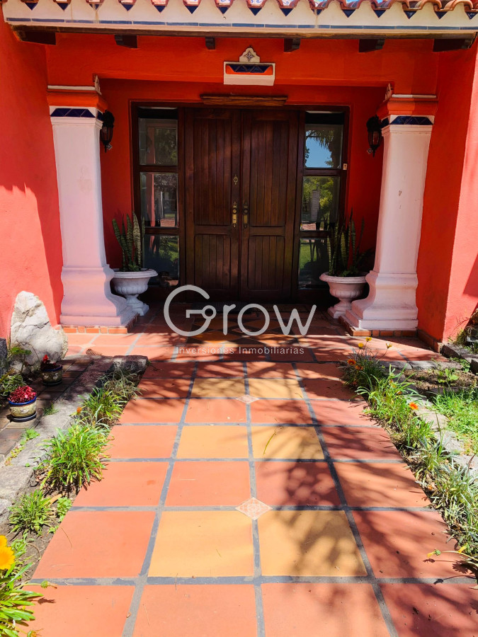 Casa ID.3393 - VENTA EN PINARES PUNTA DEL ESTE CON EXCELENTES DETALLES 4 DORMITOROS PISCINA BARBACOA CERRADA