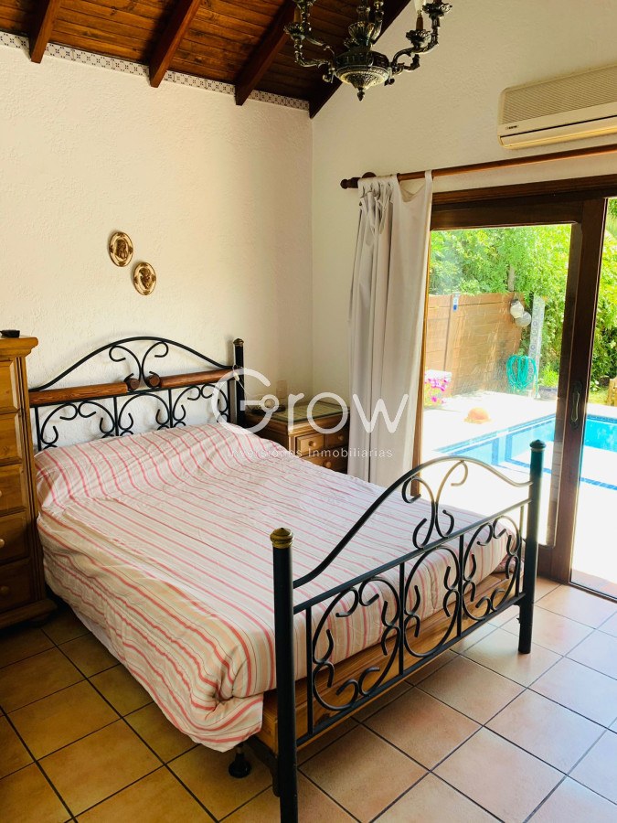 Casa ID.3393 - VENTA EN PINARES PUNTA DEL ESTE CON EXCELENTES DETALLES 4 DORMITOROS PISCINA BARBACOA CERRADA