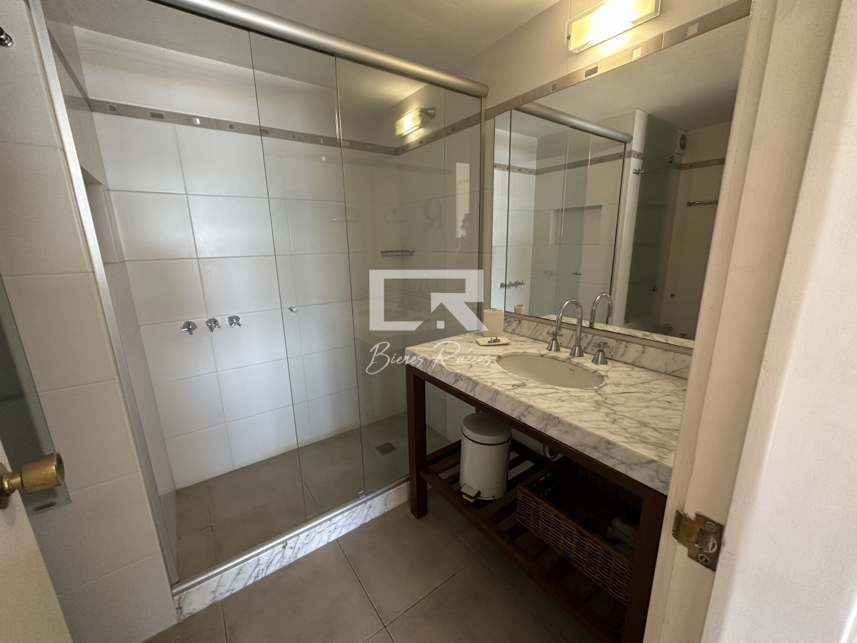 Apartamento ID.501 - IMPECABLE APARTAMENTO EN VENTA Y ALQUILER DE TEMPORADA 3 DORMITORIOS, GARAGE