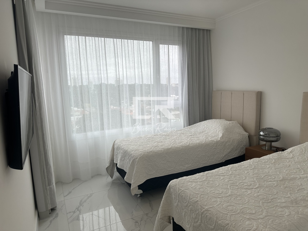 Apartamento ID.744 - PARAMOUNT ALQUILER ENERO EN PUNTA DEL ESTE, SUPER PREMIUM 2 DORMITORIOS