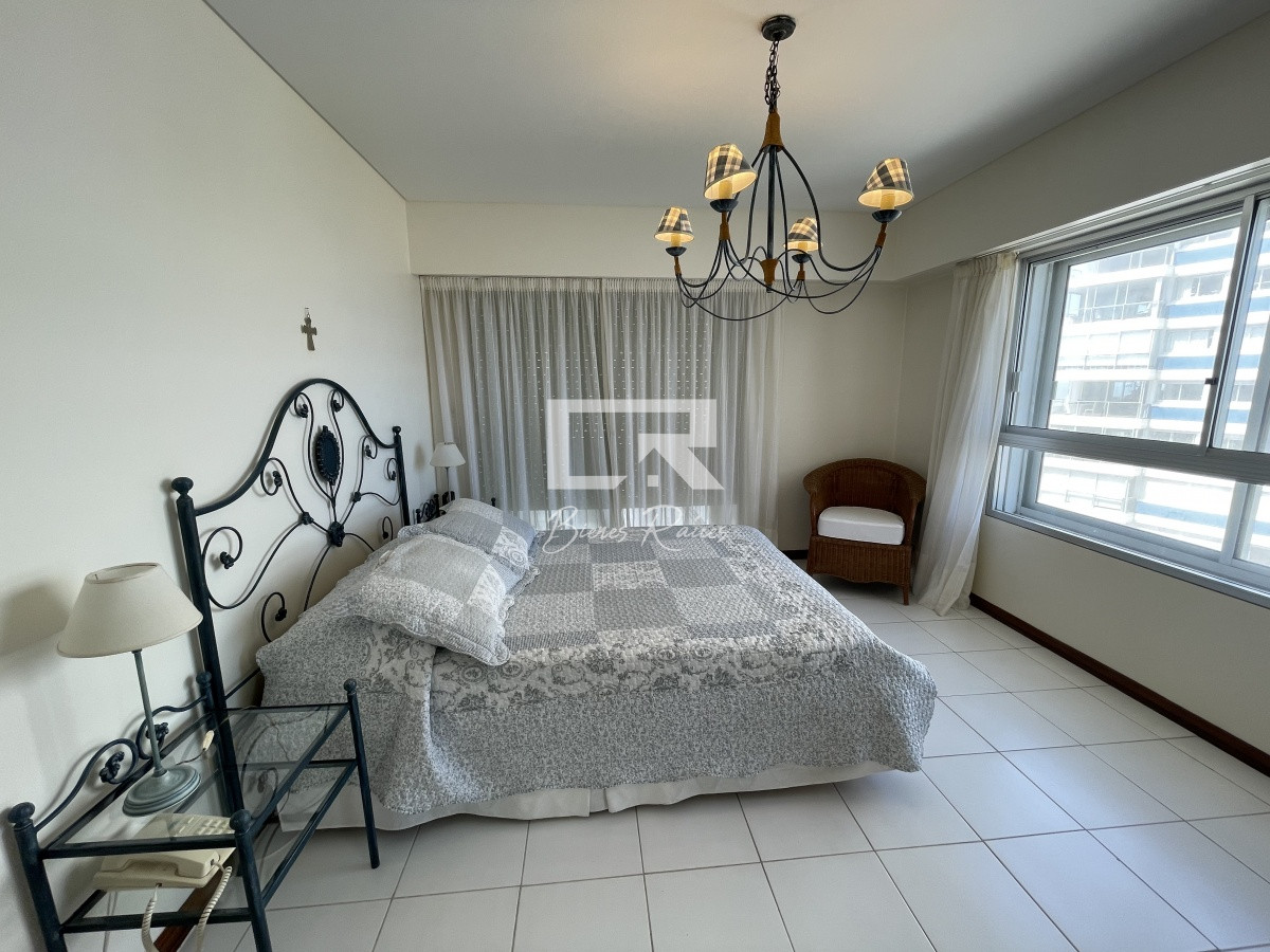 Apartamento ID.738 - BRAVA  3 DORMITORIOS , CON TODOS LOS SERVICIOS 