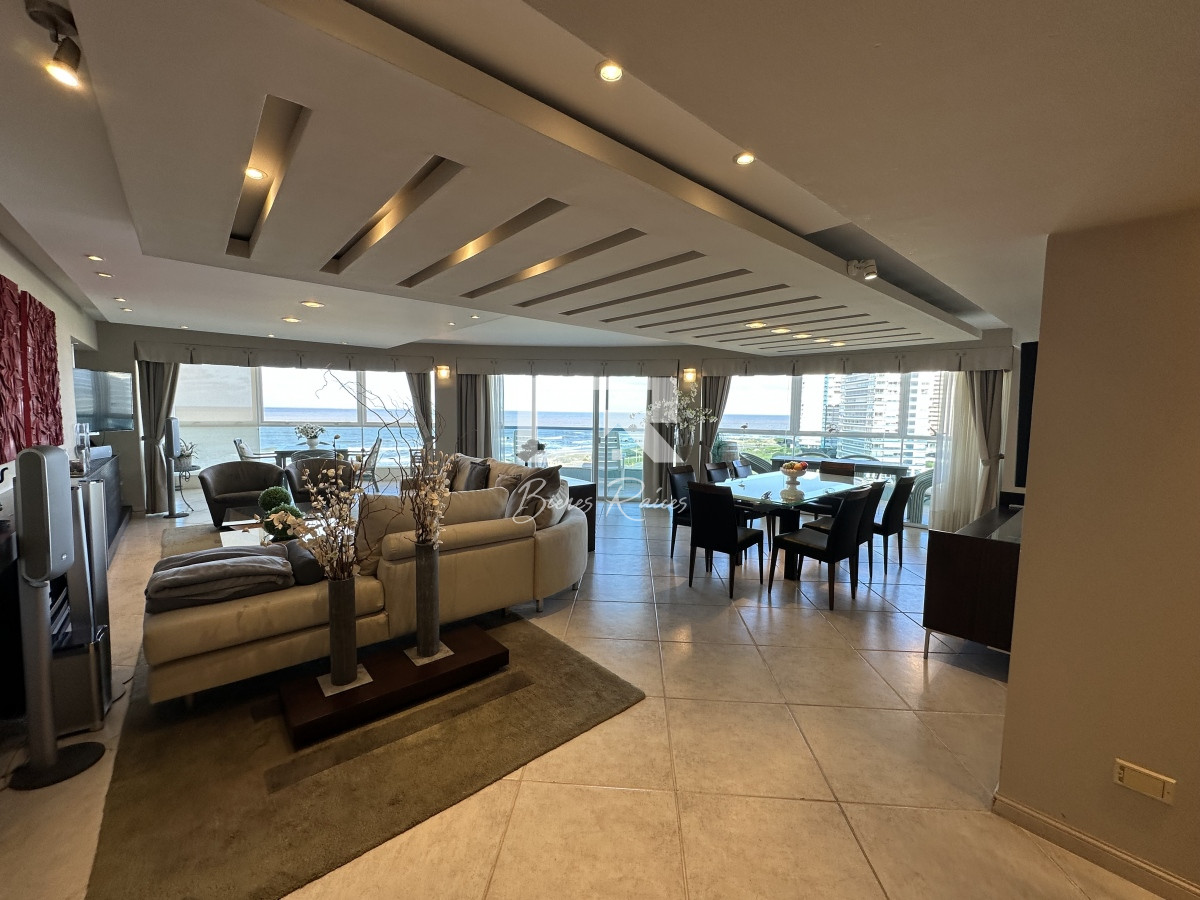 Apartamento ID.222 - SUPER APARTAMETNO EN LA BRAVA, 3 DORMITORIOS Y DEP. PARRILLERO PROPIO EN VENTA PUNTA DEL ESTE