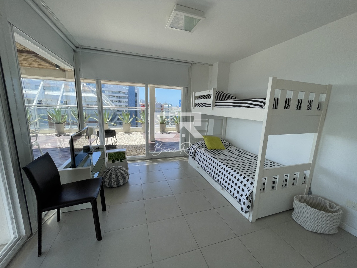 Apartamento ID.499 - ALQUILER  3 DORMITORIOS PENT HOUSE, ESPECTACULAR VISTA