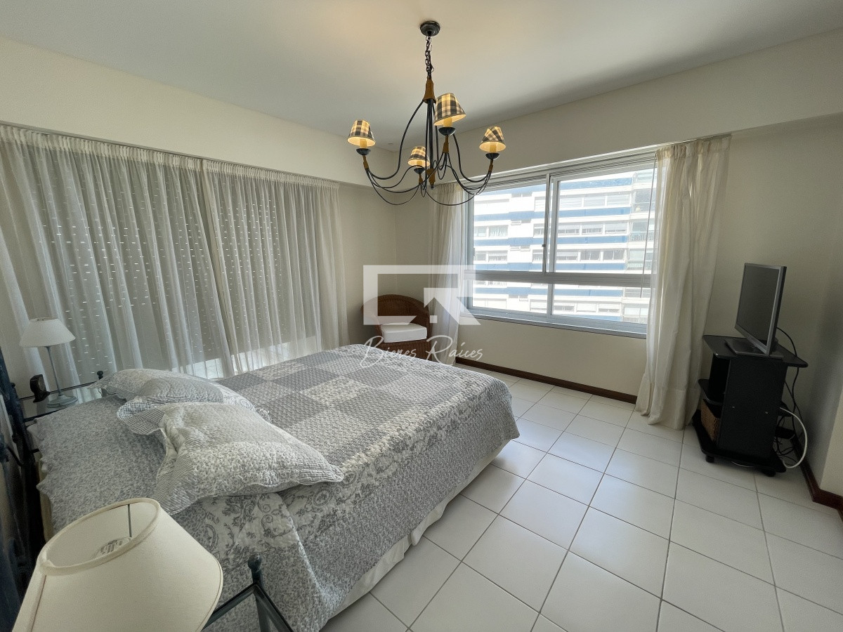 Apartamento ID.738 - BRAVA  3 DORMITORIOS , CON TODOS LOS SERVICIOS 