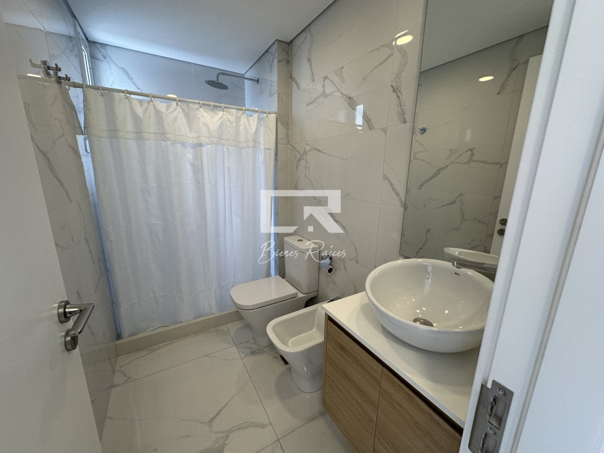 Apartamento ID.744 - PARAMOUNT ALQUILER ENERO EN PUNTA DEL ESTE, SUPER PREMIUM 2 DORMITORIOS