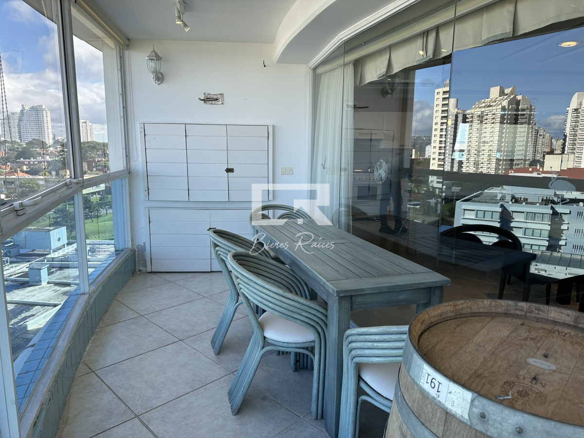 Apartamento ID.222 - SUPER APARTAMETNO EN LA BRAVA, 3 DORMITORIOS Y DEP. PARRILLERO PROPIO EN VENTA PUNTA DEL ESTE