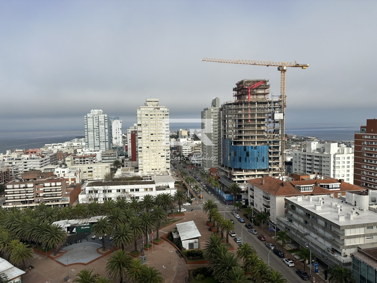 Apartamento ID.501 - IMPECABLE APARTAMENTO EN VENTA Y ALQUILER DE TEMPORADA 3 DORMITORIOS, GARAGE