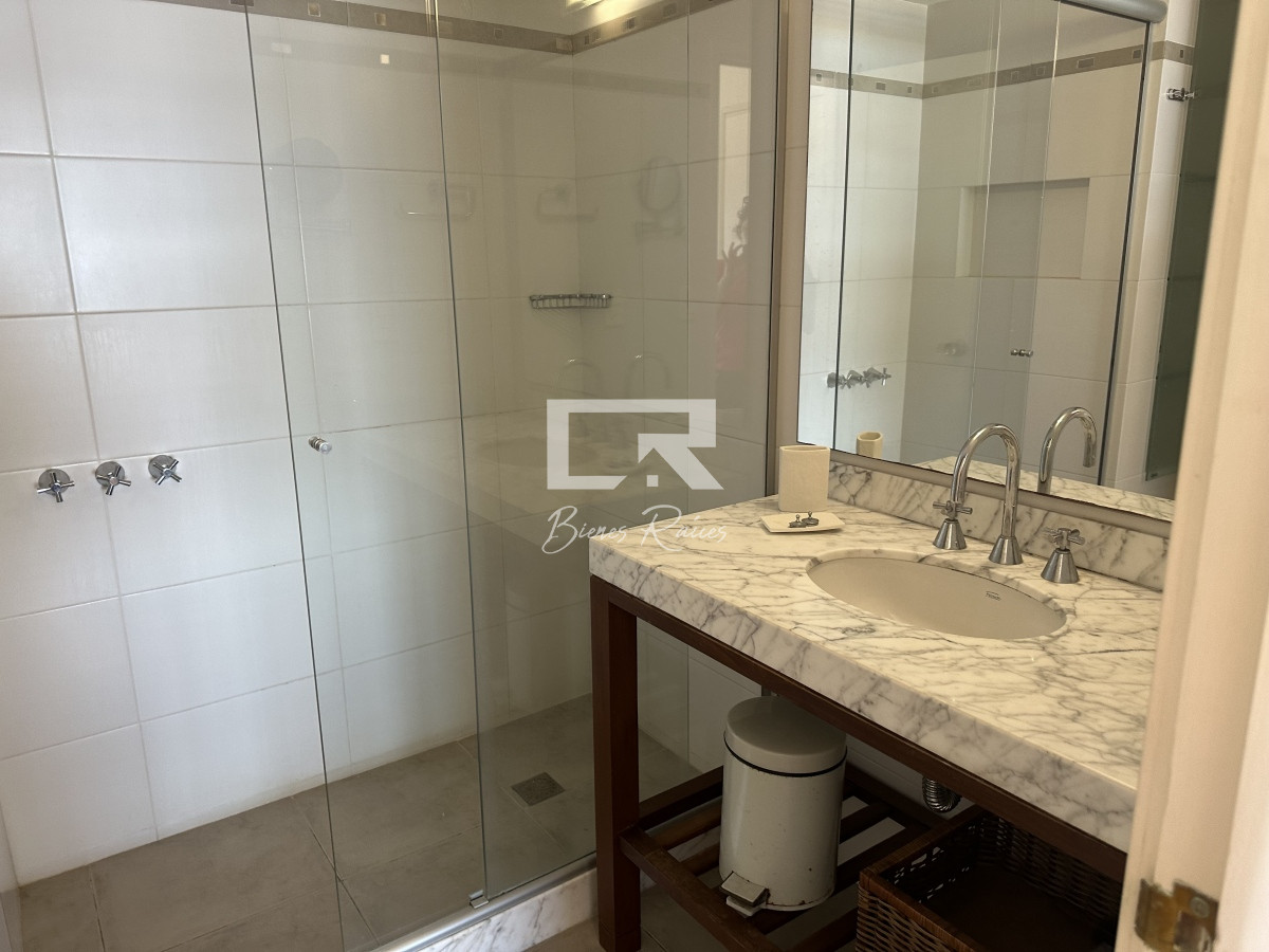 Apartamento ID.501 - IMPECABLE APARTAMENTO EN VENTA Y ALQUILER DE TEMPORADA 3 DORMITORIOS, GARAGE