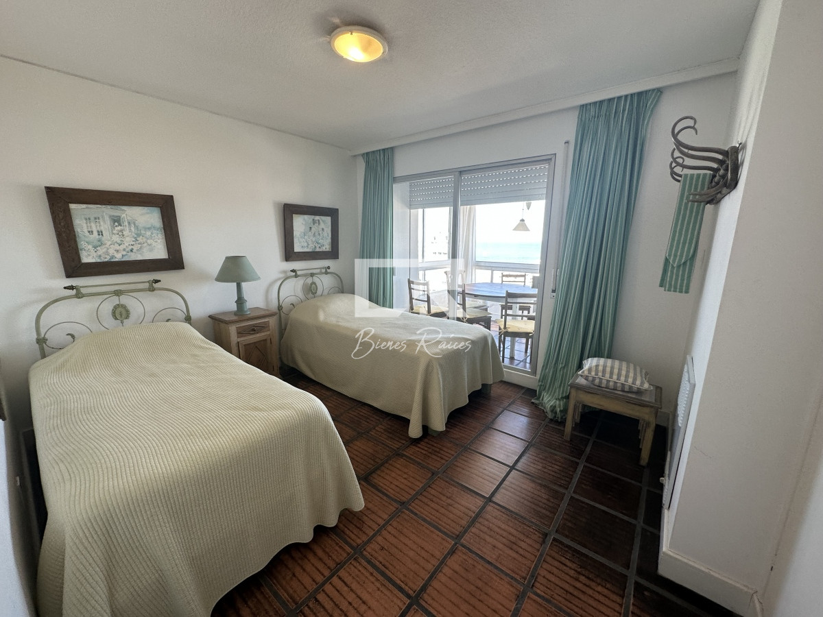 Apartamento ID.501 - IMPECABLE APARTAMENTO EN VENTA Y ALQUILER DE TEMPORADA 3 DORMITORIOS, GARAGE