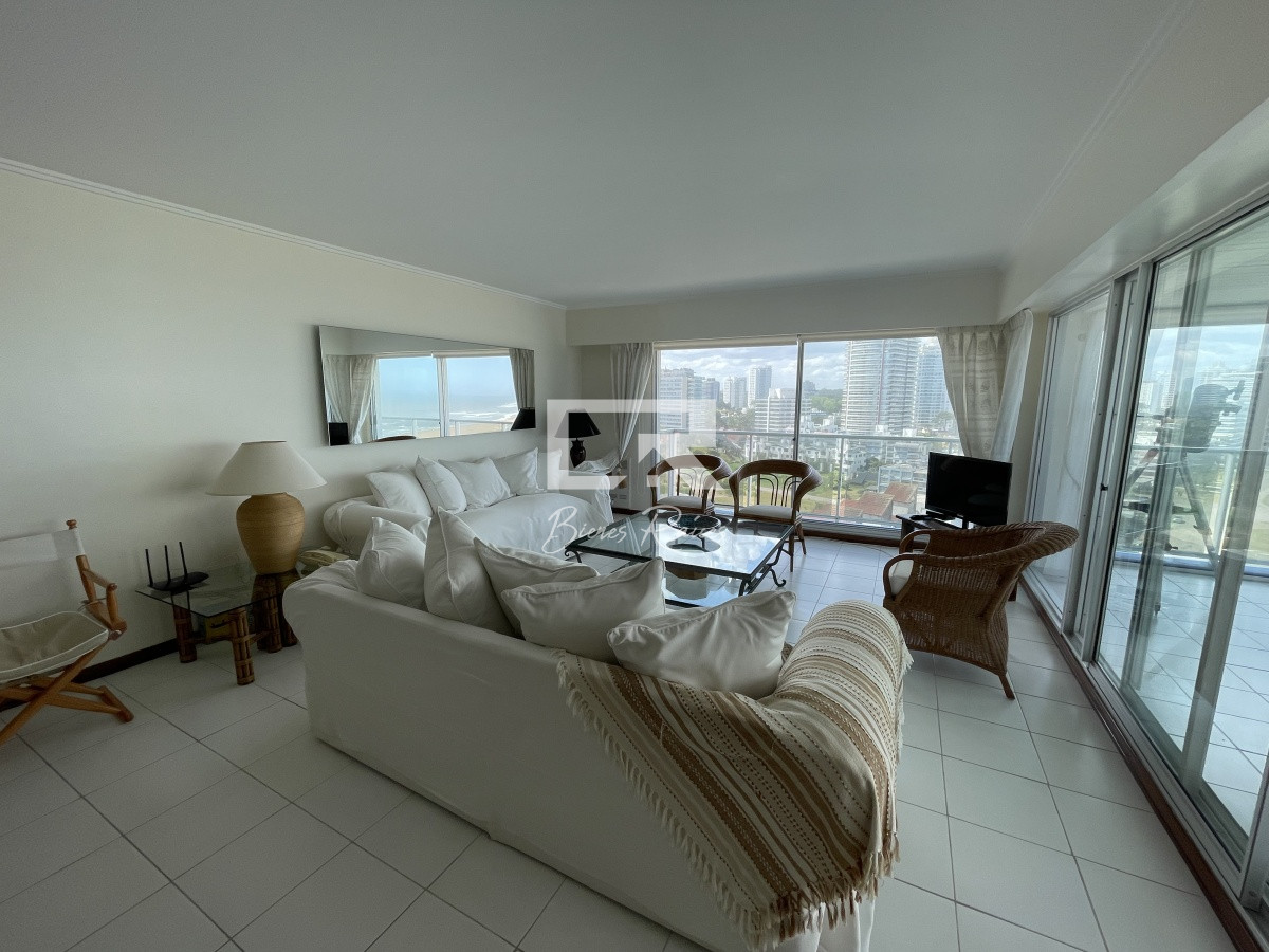 Apartamento ID.738 - BRAVA  3 DORMITORIOS , CON TODOS LOS SERVICIOS 