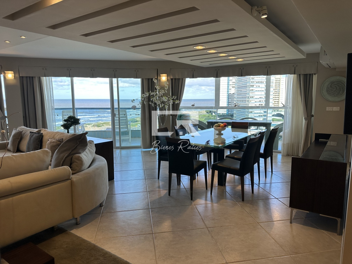 Apartamento ID.222 - SUPER APARTAMETNO EN LA BRAVA, 3 DORMITORIOS Y DEP. PARRILLERO PROPIO EN VENTA PUNTA DEL ESTE