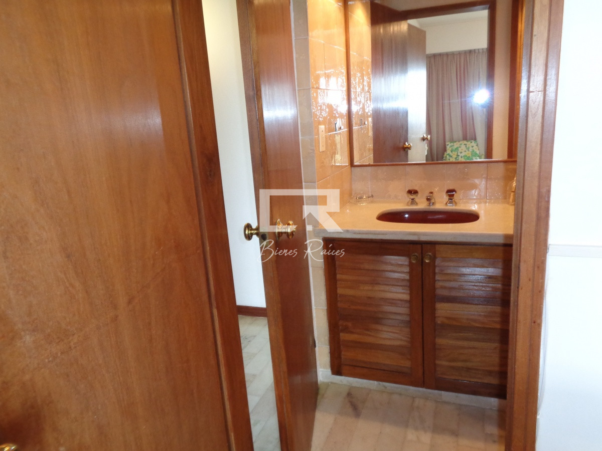 Apartamento ID.678 - ROOSEVELT TERRAZA CON PARRILLERO PROPIO 3 DORMITORIOS EN VENTA