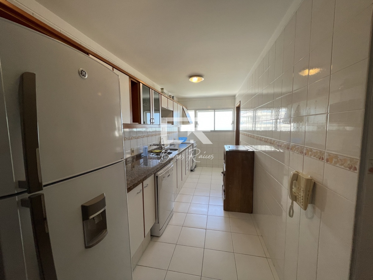 Apartamento ID.738 - BRAVA  3 DORMITORIOS , CON TODOS LOS SERVICIOS 