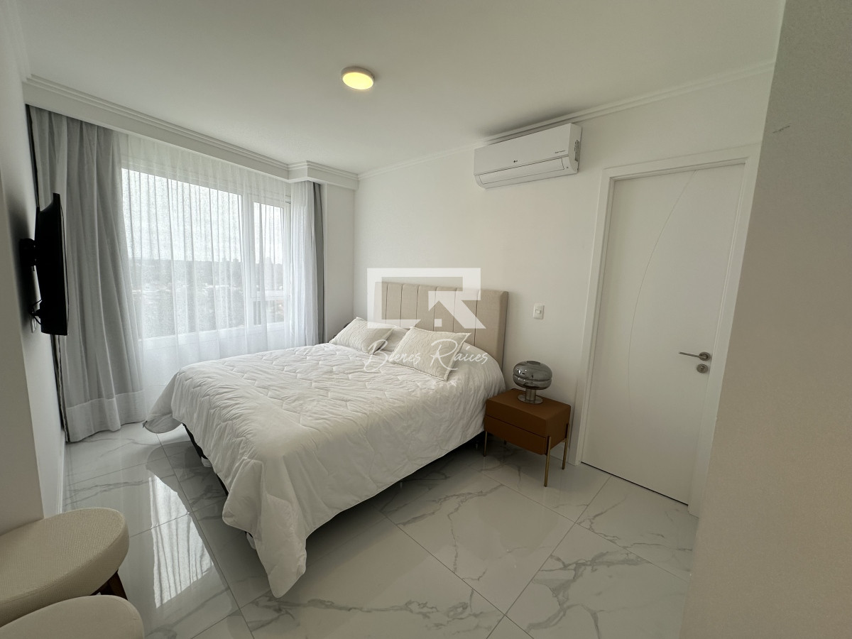 Apartamento ID.744 - PARAMOUNT ALQUILER ENERO EN PUNTA DEL ESTE, SUPER PREMIUM 2 DORMITORIOS
