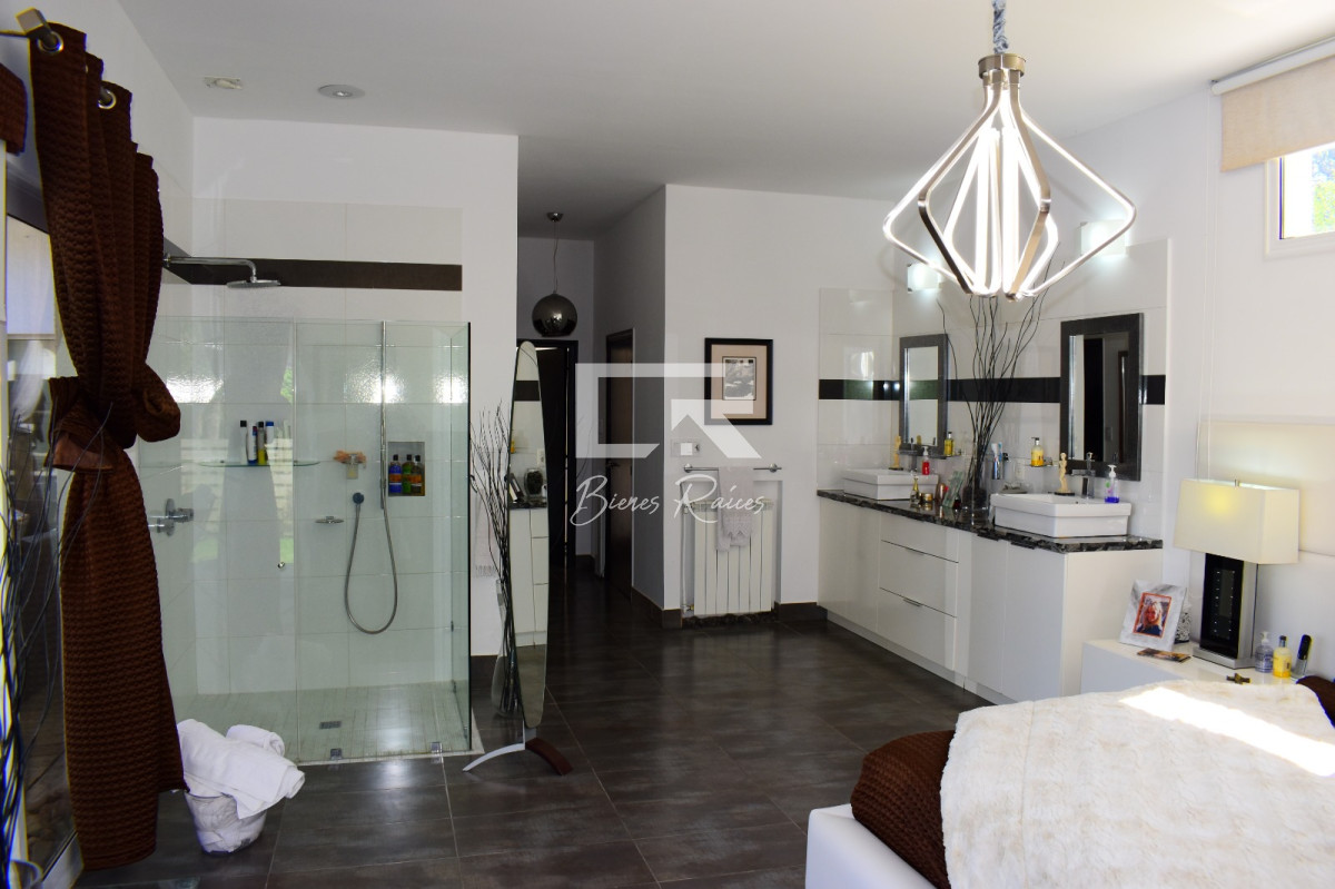 Casa ID.467 - EXPECTACULAR CASA EN PARQUE BURNETT 3 DORMITORIOS !!!