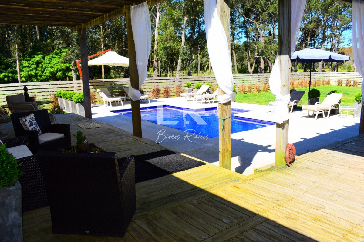 Casa ID.467 - EXPECTACULAR CASA EN PARQUE BURNETT 3 DORMITORIOS !!!