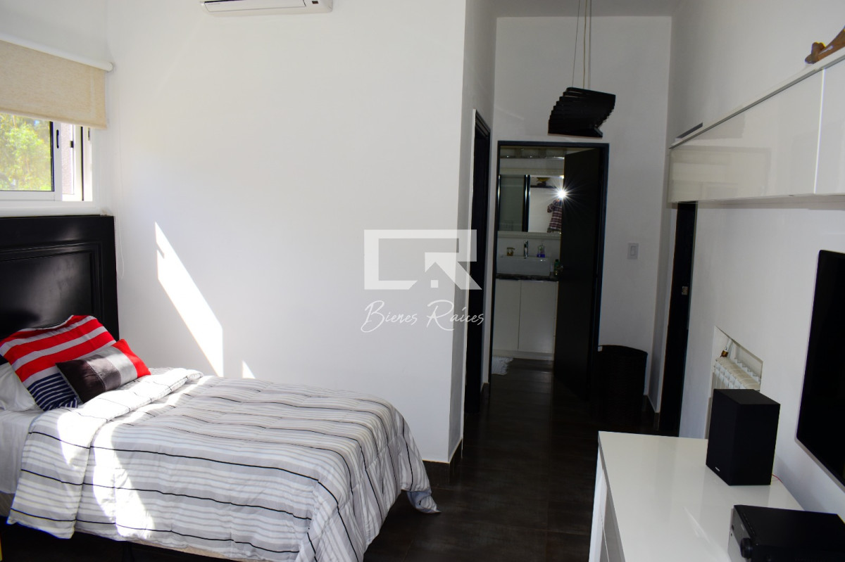 Casa ID.467 - EXPECTACULAR CASA EN PARQUE BURNETT 3 DORMITORIOS !!!