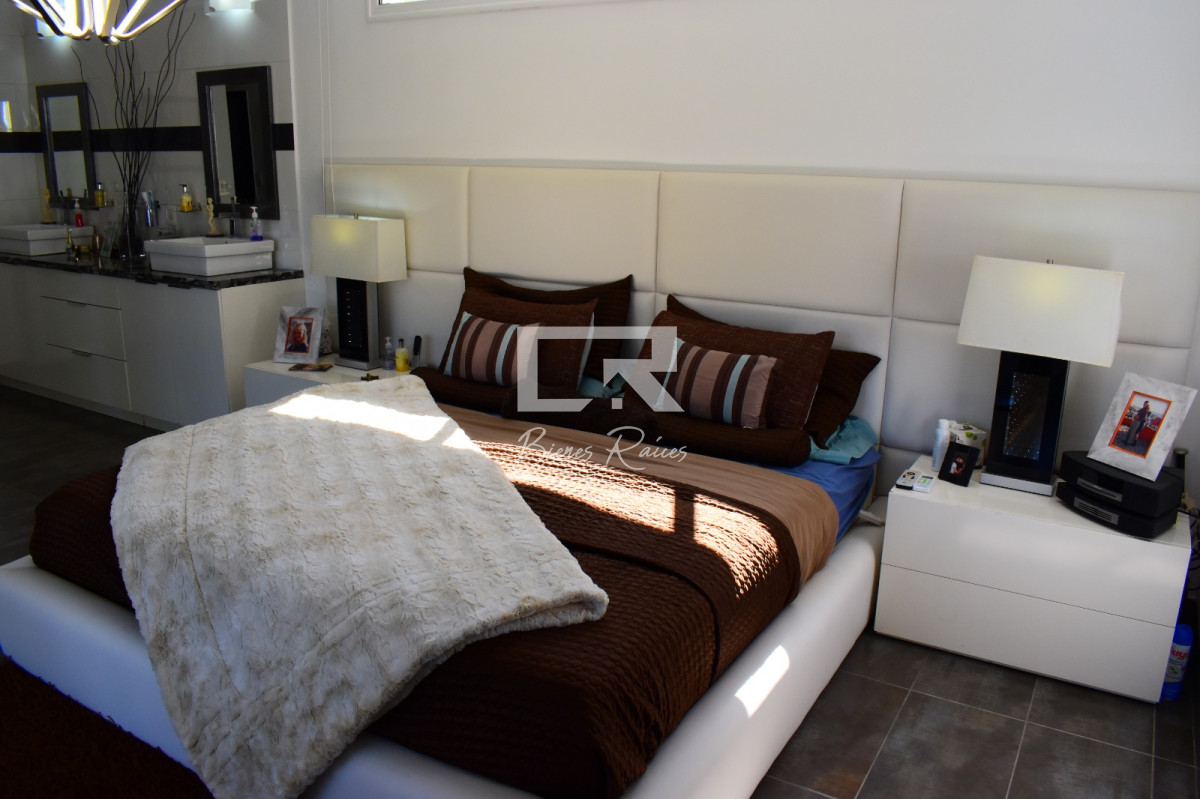 Casa ID.467 - EXPECTACULAR CASA EN PARQUE BURNETT 3 DORMITORIOS !!!