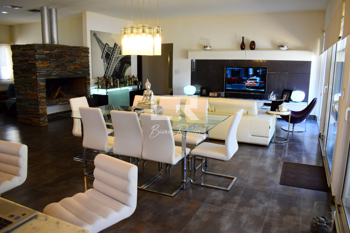 Casa ID.467 - EXPECTACULAR CASA EN PARQUE BURNETT 3 DORMITORIOS !!!
