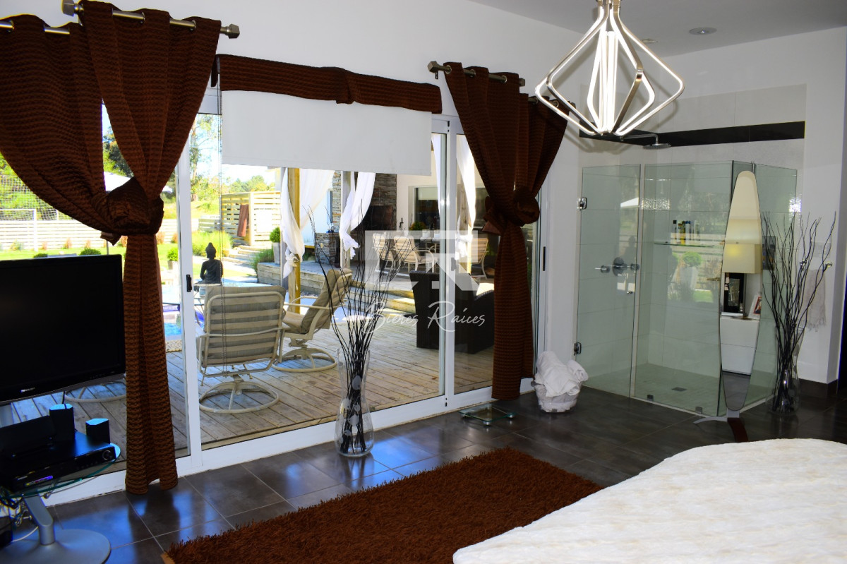 Casa ID.467 - EXPECTACULAR CASA EN PARQUE BURNETT 3 DORMITORIOS !!!