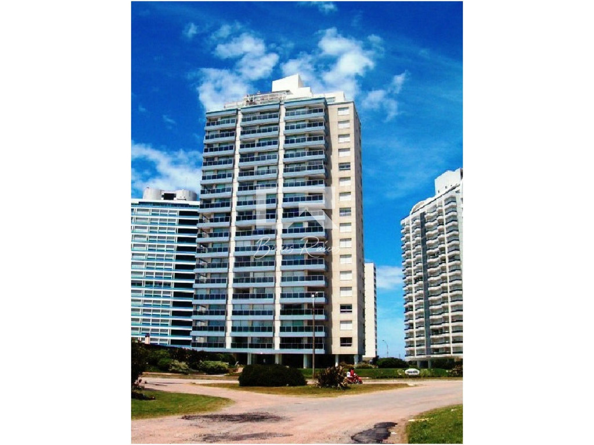 Apartamento ID.738 - BRAVA  3 DORMITORIOS , CON TODOS LOS SERVICIOS 
