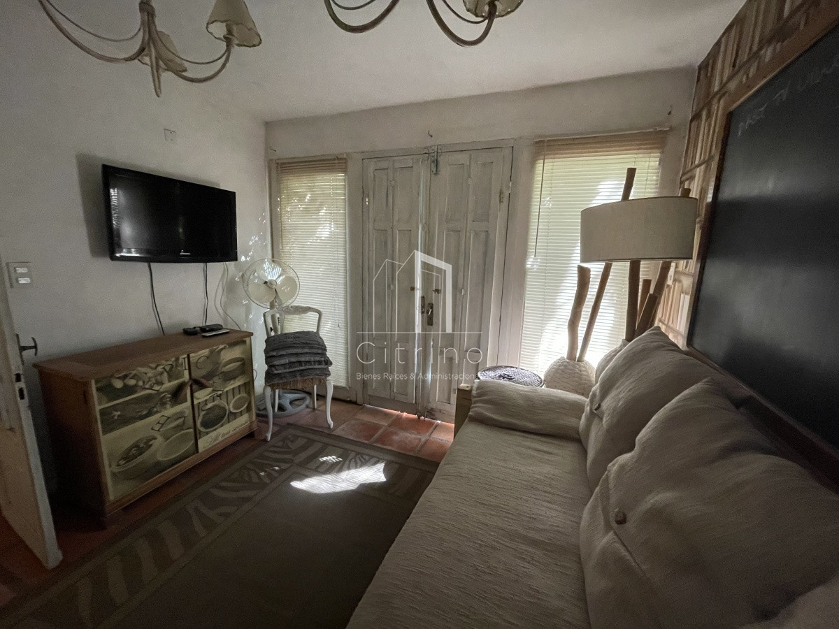 Casa ID.1654 - Casa en  Pinares. 4 dormitorios, 2 baños, piscina, parrillero