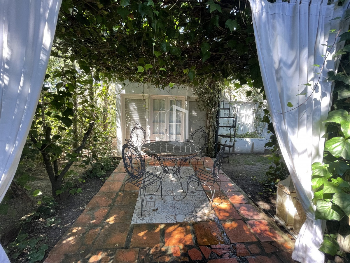 Casa ID.1654 - Casa en  Pinares. 4 dormitorios, 2 baños, piscina, parrillero