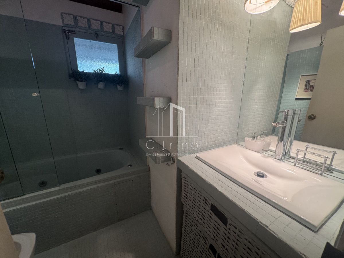 Casa ID.1654 - Casa en  Pinares. 4 dormitorios, 2 baños, piscina, parrillero