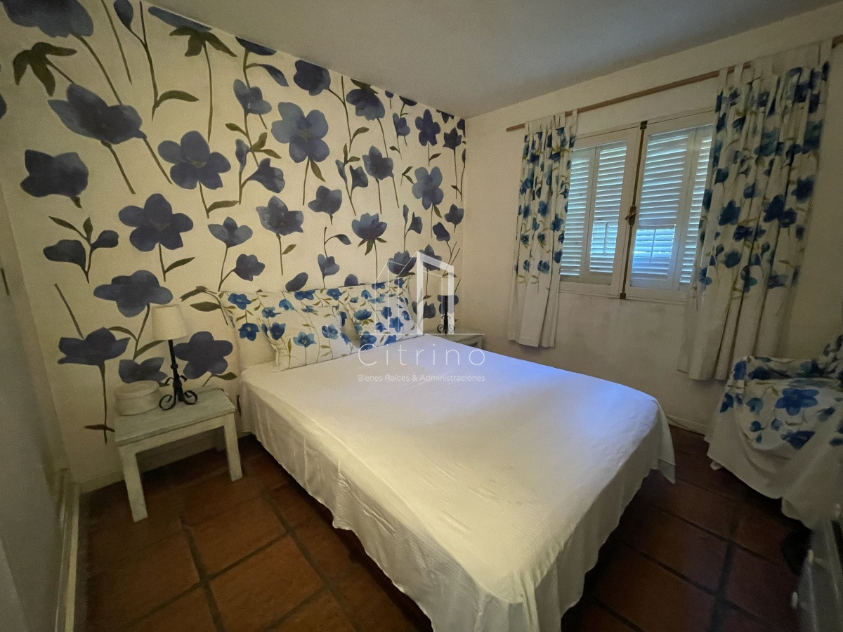 Casa ID.1654 - Casa en  Pinares. 4 dormitorios, 2 baños, piscina, parrillero