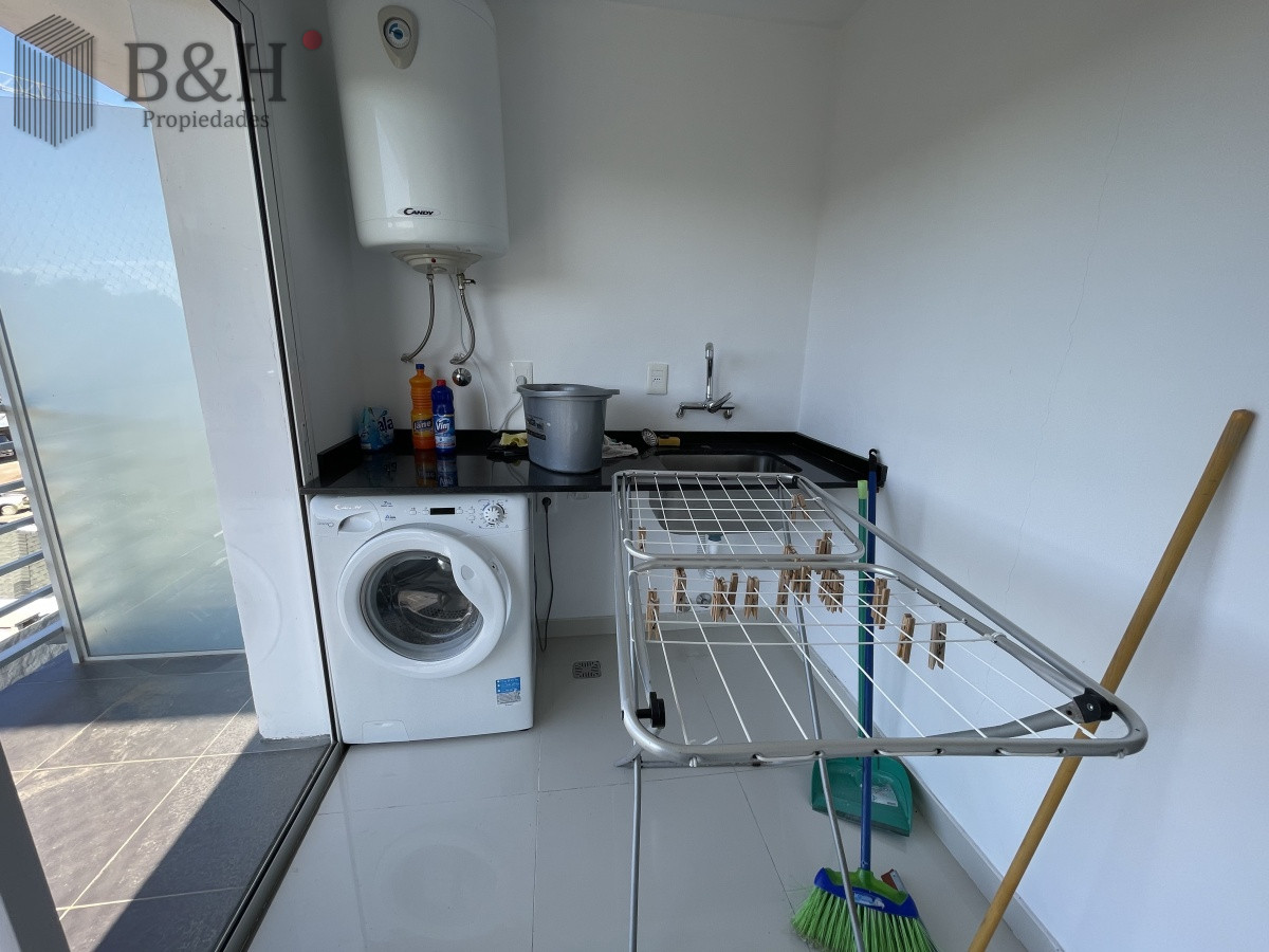 Apartamento ID.2022 - FRENTE AL MAR, 3 DORMITORIOS, 2 BAÑOS,  EN VENTA , PUNTA DEL ESTE