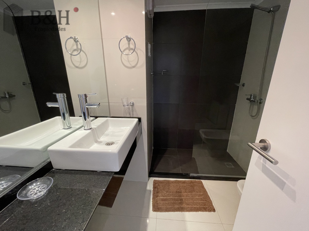 Apartamento ID.2022 - FRENTE AL MAR, 3 DORMITORIOS, 2 BAÑOS,  EN VENTA , PUNTA DEL ESTE