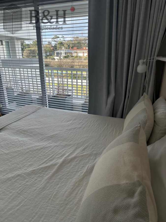 Apartamento ID.7226 - EXCELENTE APARTAMENTO A LA VENTA CON TODA LA VISTA AL MAR PLAYA MANSA 3 DORMITORIOS