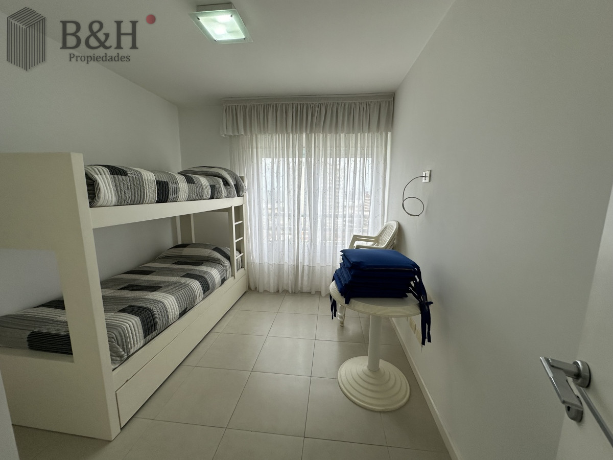 Apartamento ID.1694 - TORRE MANHATTAN, ALQUILER ENERO, 3 DORMITORIOS, TERRAZA CON PARRILLERO PUNTA DEL ESTE