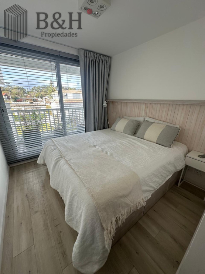 Apartamento ID.7226 - EXCELENTE APARTAMENTO A LA VENTA CON TODA LA VISTA AL MAR PLAYA MANSA 3 DORMITORIOS