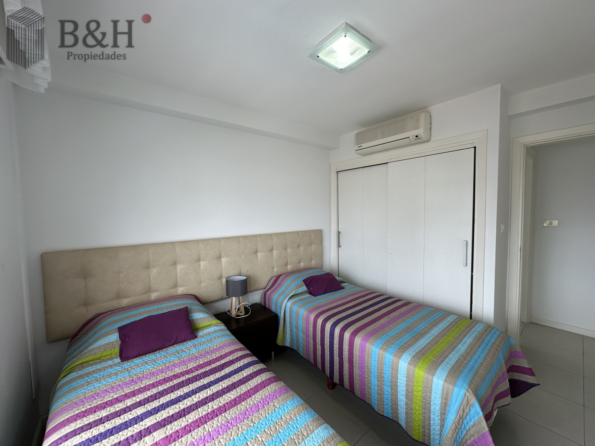 Apartamento ID.1694 - TORRE MANHATTAN, ALQUILER ENERO, 3 DORMITORIOS, TERRAZA CON PARRILLERO PUNTA DEL ESTE