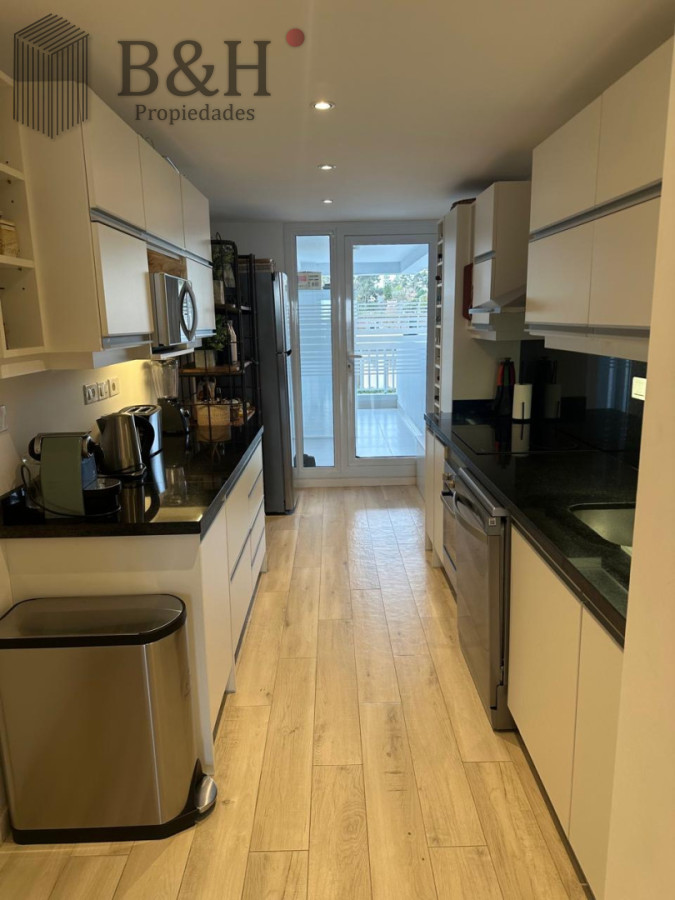 Apartamento ID.7226 - EXCELENTE APARTAMENTO A LA VENTA CON TODA LA VISTA AL MAR PLAYA MANSA 3 DORMITORIOS