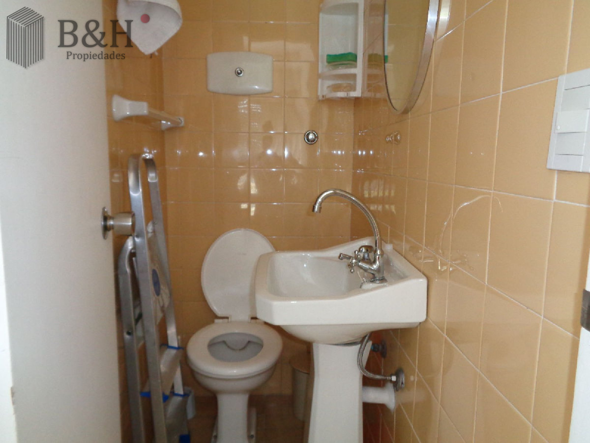 Apartamento ID.7062 - Excelente ubicacion en Punta del Este, 2 dormitorios, 2 baños y dep VENTA 
