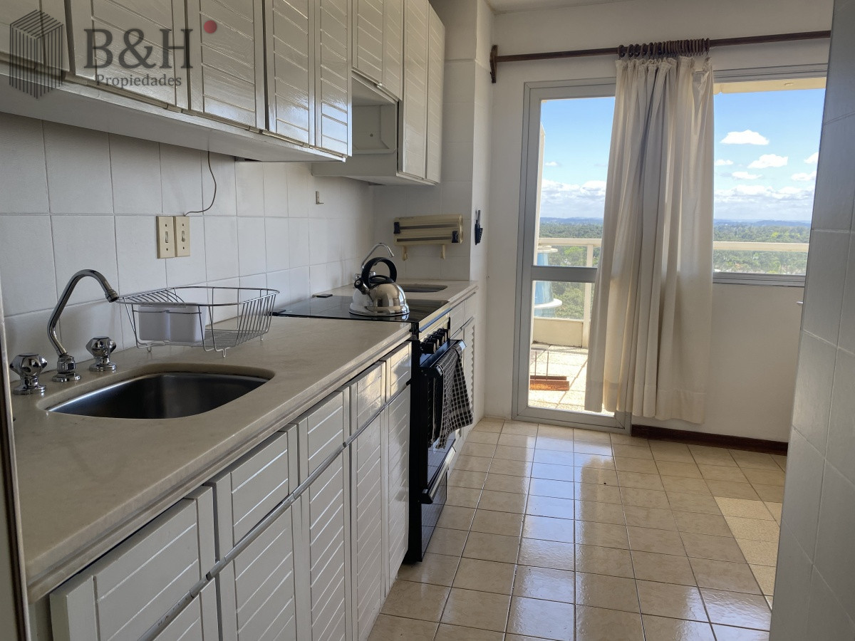 Apartamento ID.1818 - FRENTE A PUNTA SHOPPING, EXCELENTE UBICACIÓN, PISO ALTO VENTA 
