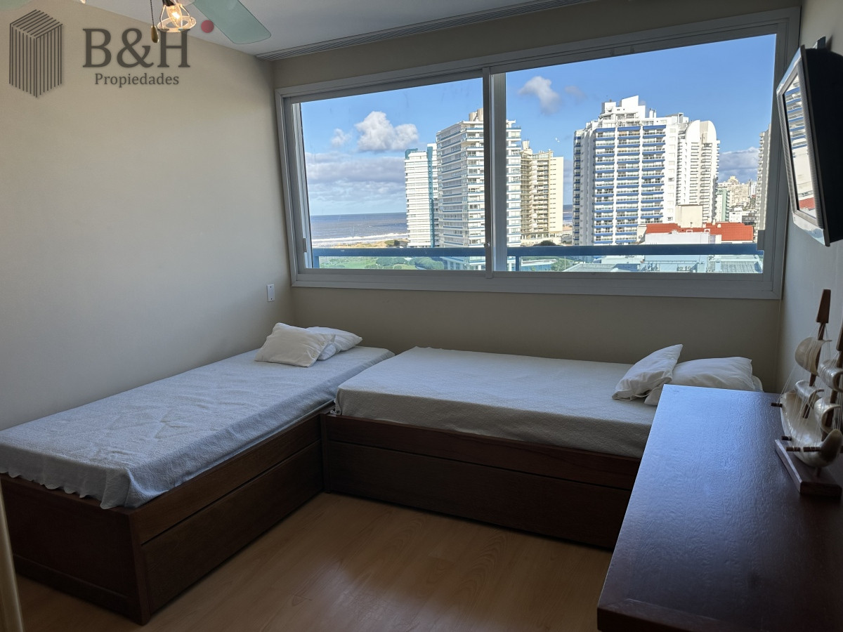 Apartamento ID.6896 - SUPER APARTAMENTO EN LA BRAVA, 3 DORMITORIOS Y DEP. PARRILLERO PROPIO EN VENTA PUNTA DEL ESTE