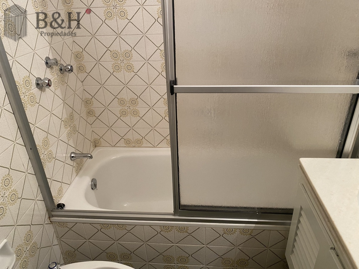 Apartamento ID.1818 - FRENTE A PUNTA SHOPPING, EXCELENTE UBICACIÓN, PISO ALTO VENTA 