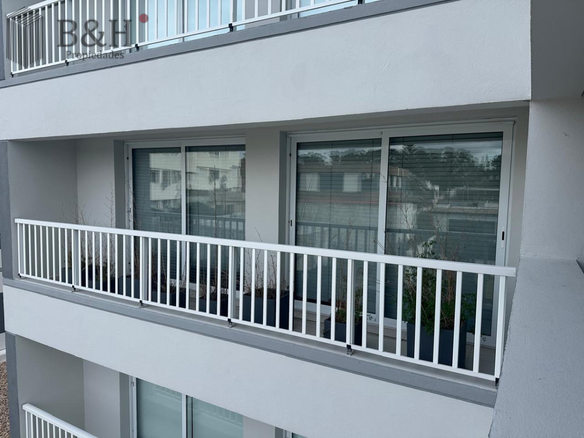 Apartamento ID.7226 - EXCELENTE APARTAMENTO A LA VENTA CON TODA LA VISTA AL MAR PLAYA MANSA 3 DORMITORIOS