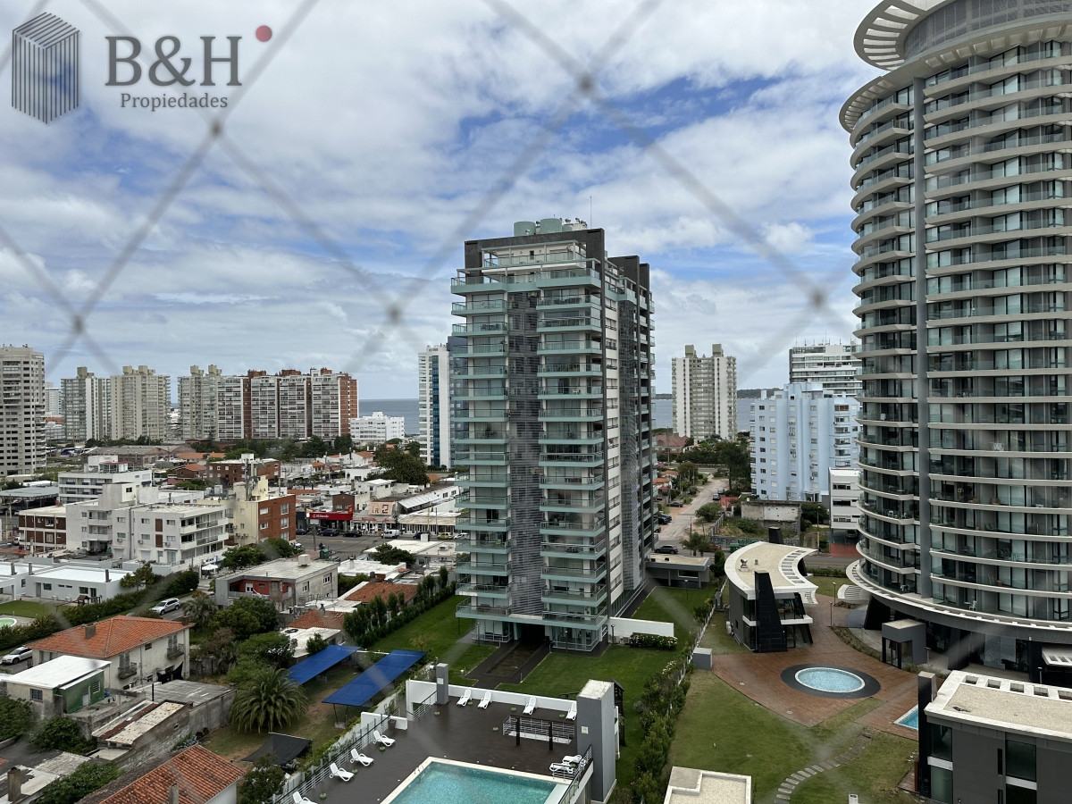 Apartamento ID.1694 - TORRE MANHATTAN, ALQUILER ENERO, 3 DORMITORIOS, TERRAZA CON PARRILLERO PUNTA DEL ESTE