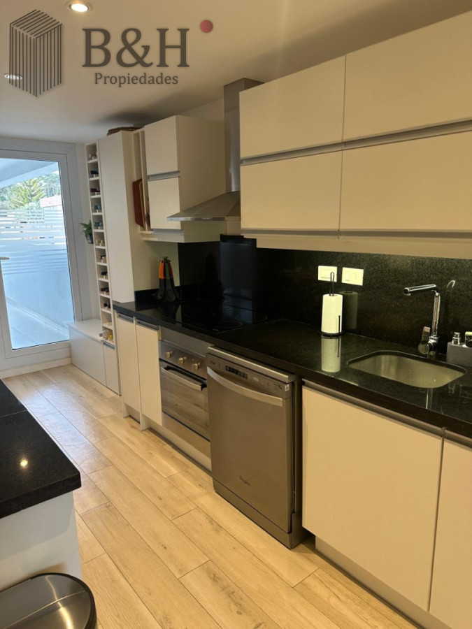Apartamento ID.7226 - EXCELENTE APARTAMENTO A LA VENTA CON TODA LA VISTA AL MAR PLAYA MANSA 3 DORMITORIOS