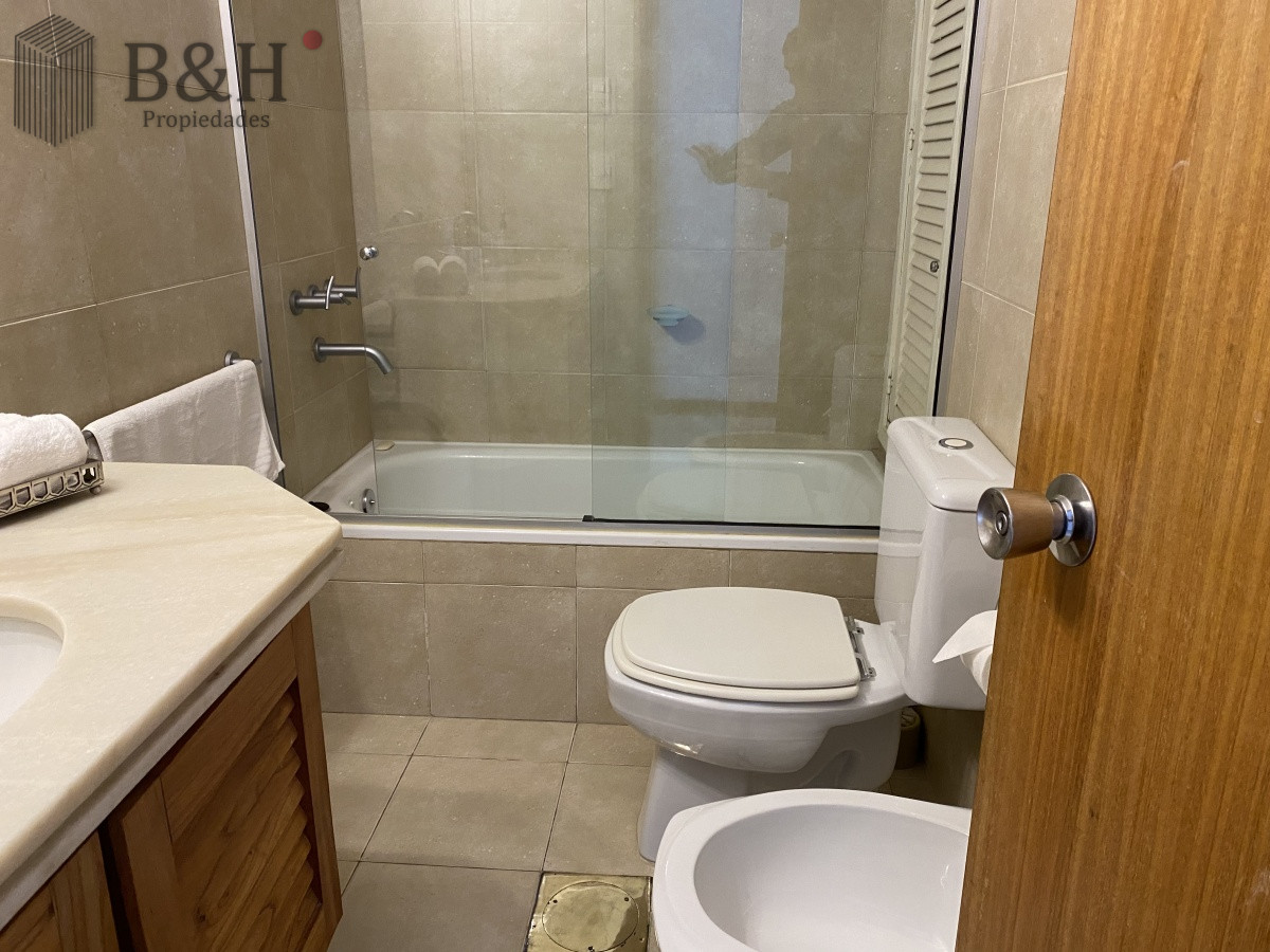 Apartamento ID.502 - HERMOSO APARTAMENTO 3 DORMITORIOS Y DEPENDENCIA VENTA EN PUNTA DEL ESTE