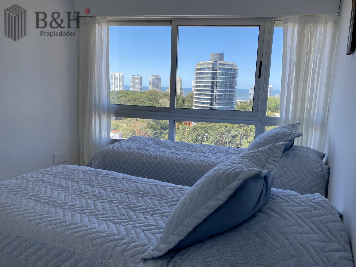 Apartamento ID.502 - HERMOSO APARTAMENTO 3 DORMITORIOS Y DEPENDENCIA VENTA EN PUNTA DEL ESTE