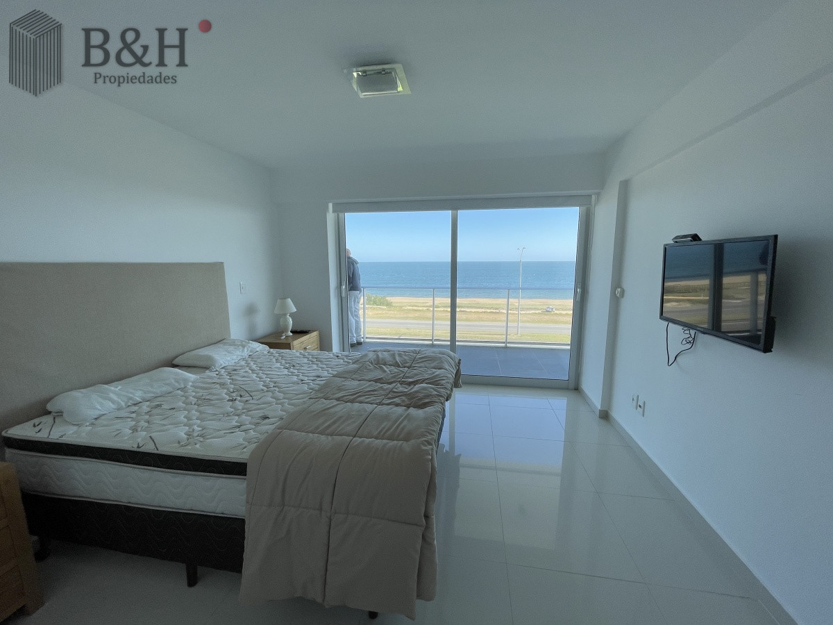 Apartamento ID.2022 - FRENTE AL MAR, 3 DORMITORIOS, 2 BAÑOS,  EN VENTA , PUNTA DEL ESTE