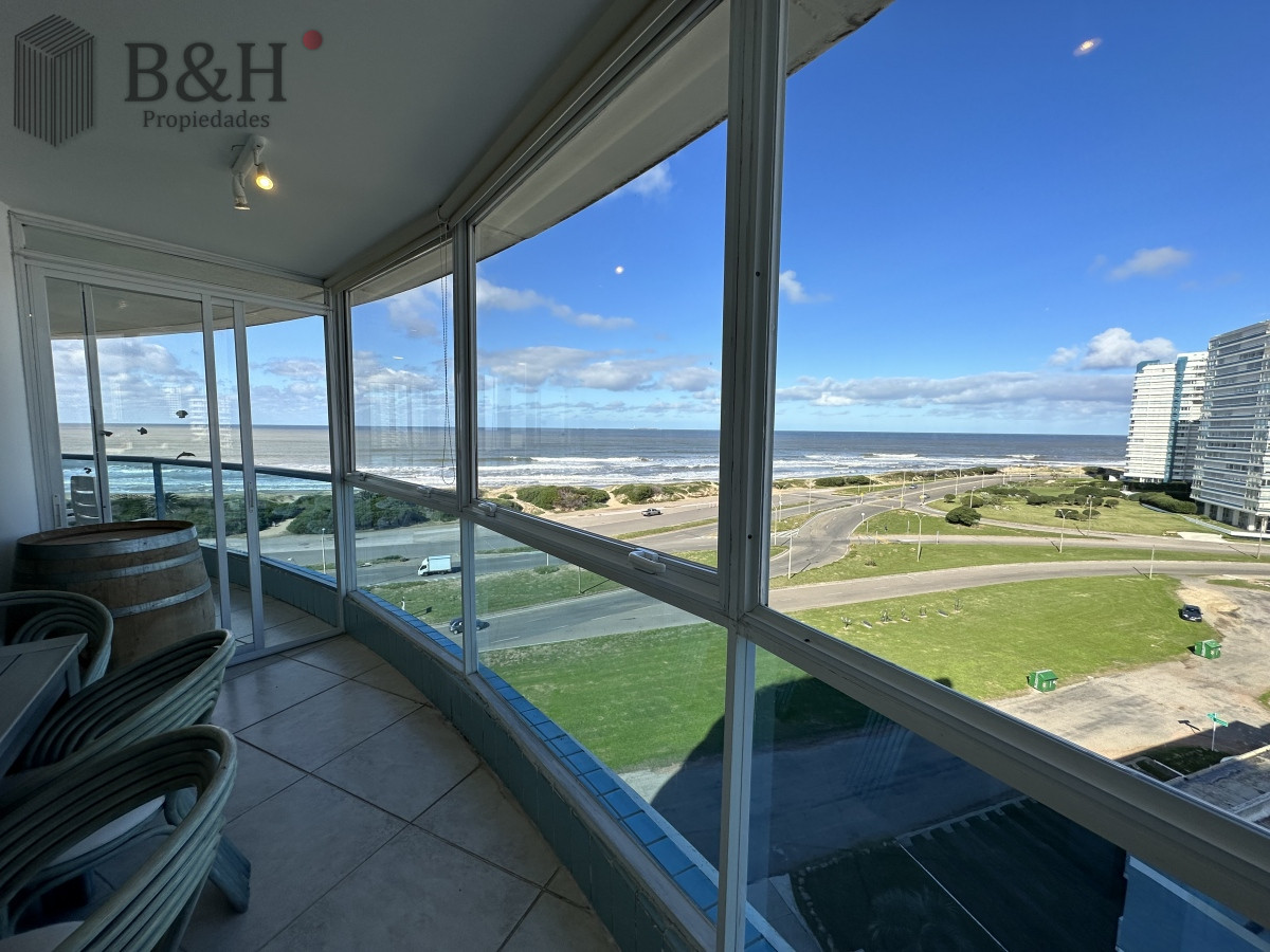 Apartamento ID.6896 - SUPER APARTAMENTO EN LA BRAVA, 3 DORMITORIOS Y DEP. PARRILLERO PROPIO EN VENTA PUNTA DEL ESTE