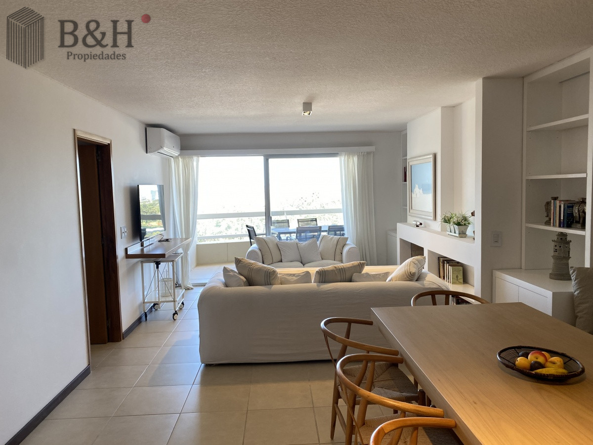 Apartamento ID.502 - HERMOSO APARTAMENTO 3 DORMITORIOS Y DEPENDENCIA VENTA EN PUNTA DEL ESTE