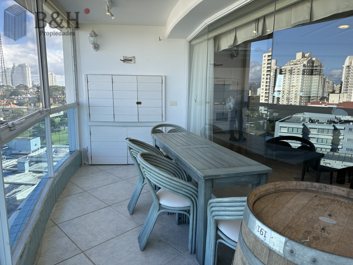 Apartamento ID.6896 - SUPER APARTAMENTO EN LA BRAVA, 3 DORMITORIOS Y DEP. PARRILLERO PROPIO EN VENTA PUNTA DEL ESTE